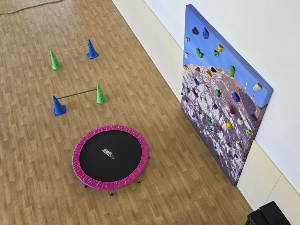 Vrtec Postojna - svetla zasnova in premišljena izbira materialov
