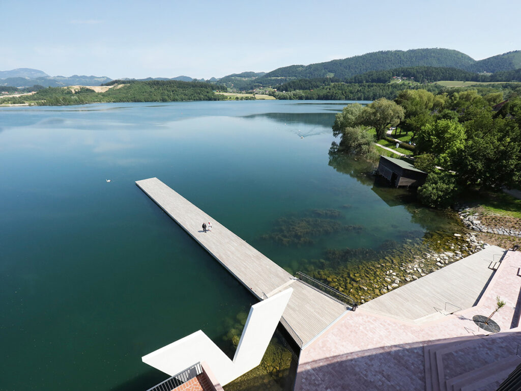 Velenjsko jezero - oder in pomol za vse letne čase