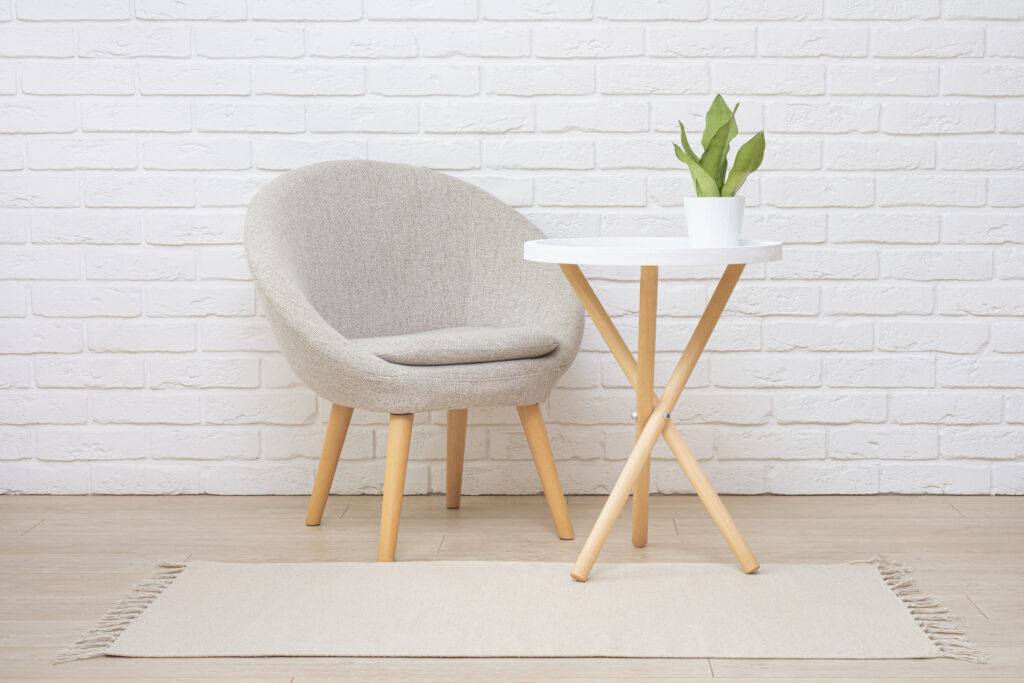 Lepo urejen bivalni prostor kot primer kakovostnega končnega videza in zadovoljstva po prenovi.